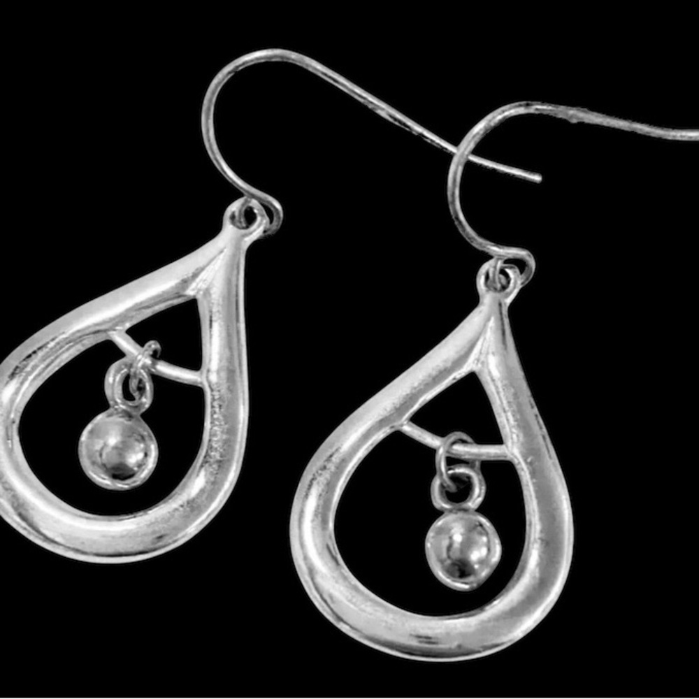 EARRINGS Silver tone Drop Earrings with Shepherd’s Hook Closure